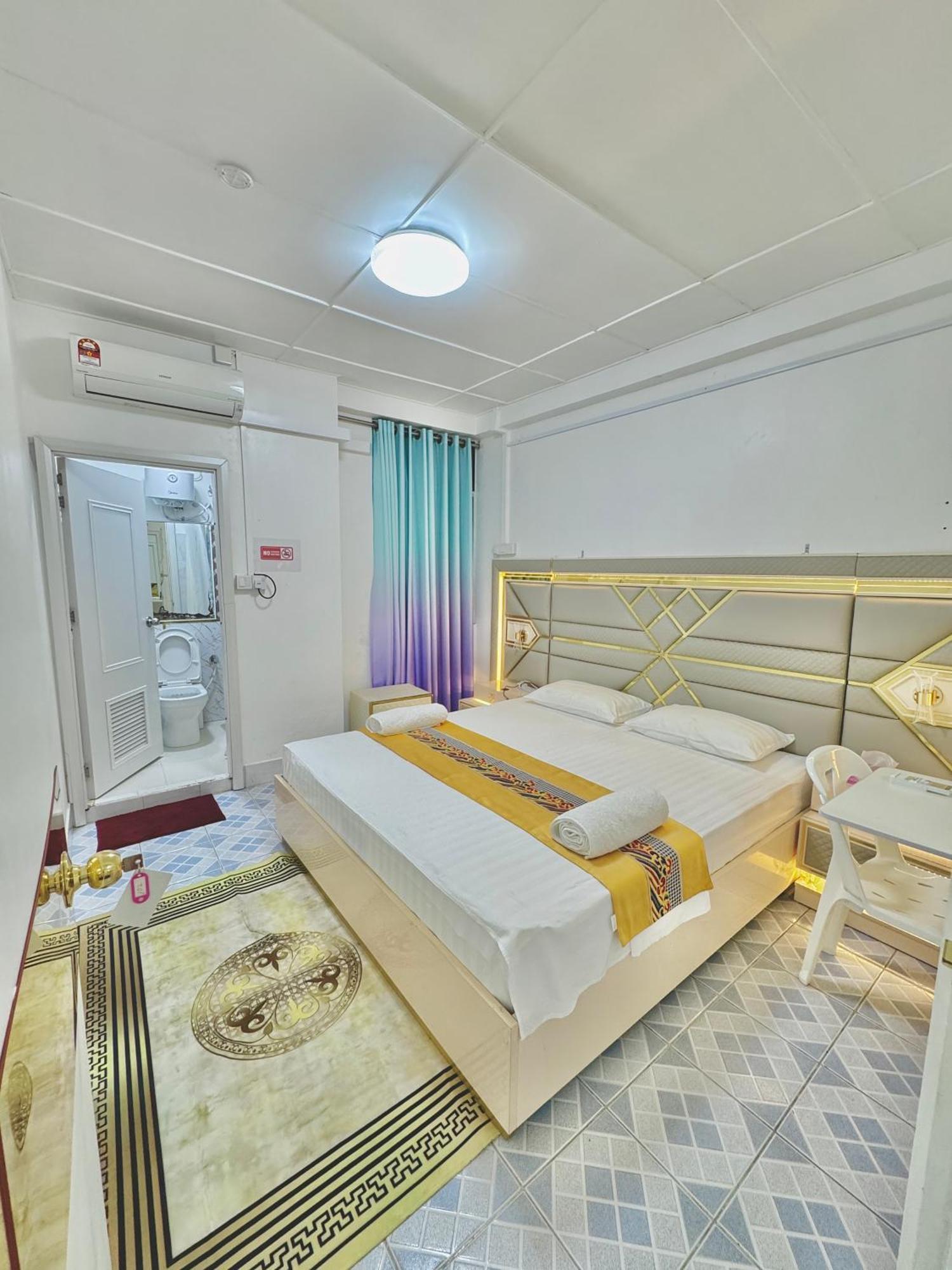 Ontrack Travel Transit Hotel Malé Esterno foto