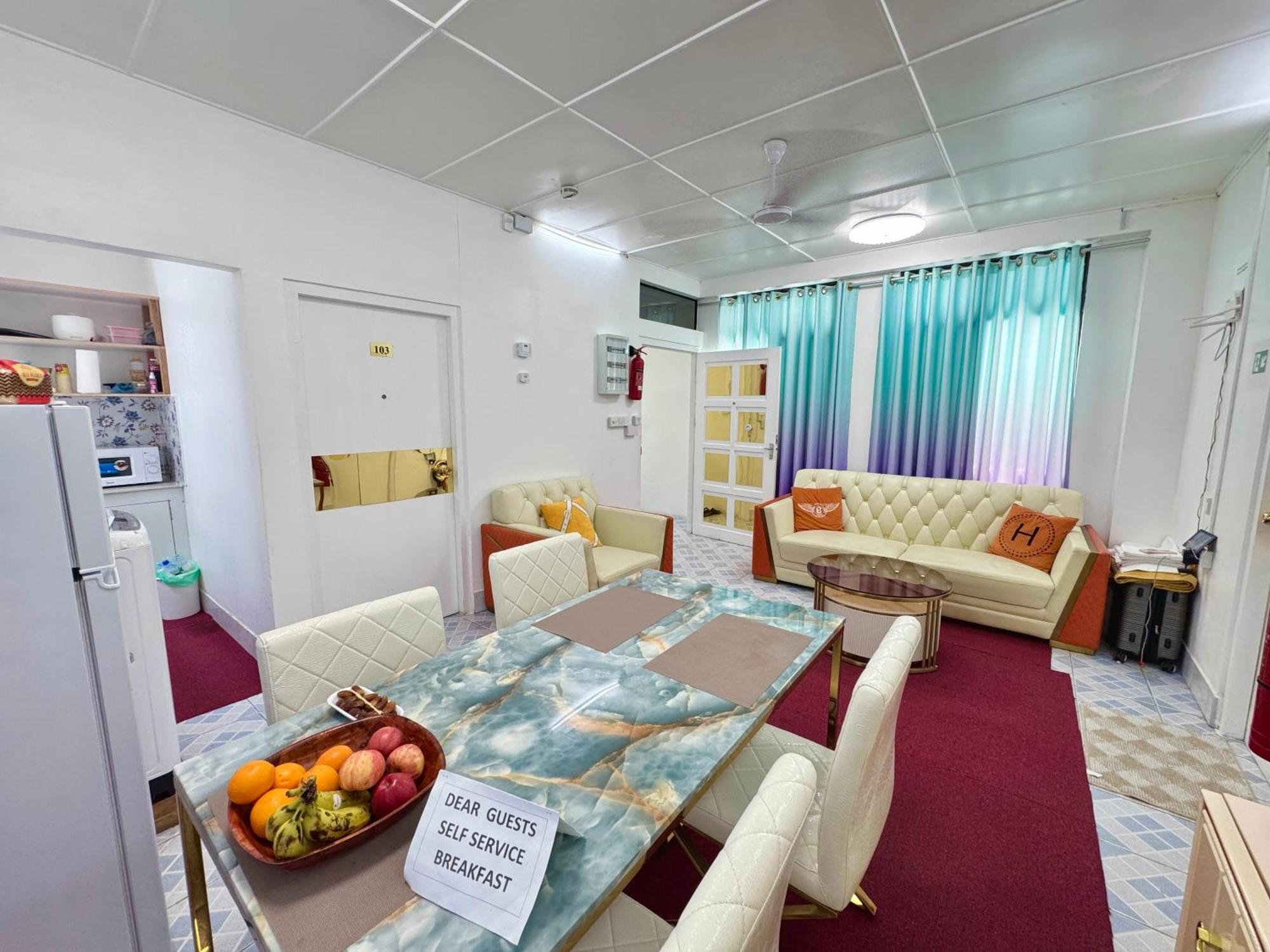 Ontrack Travel Transit Hotel Malé Esterno foto
